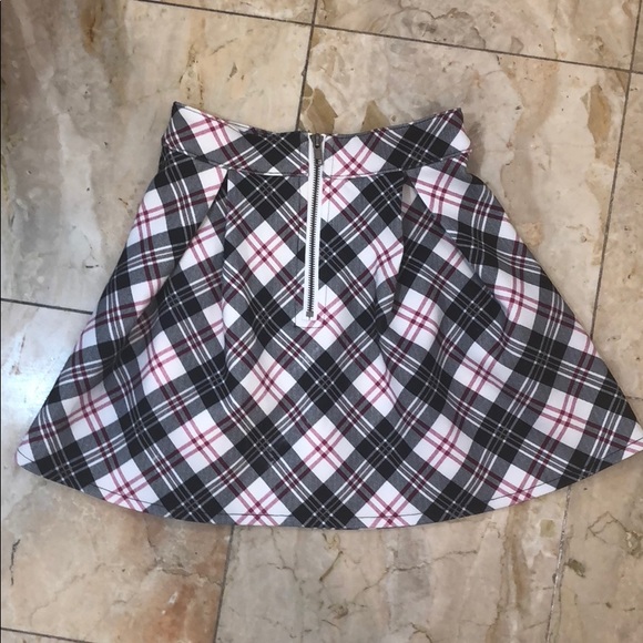 RED/BLACK/WHITE vintage Plaid Mini skirt, xs - Picture 2 of 3